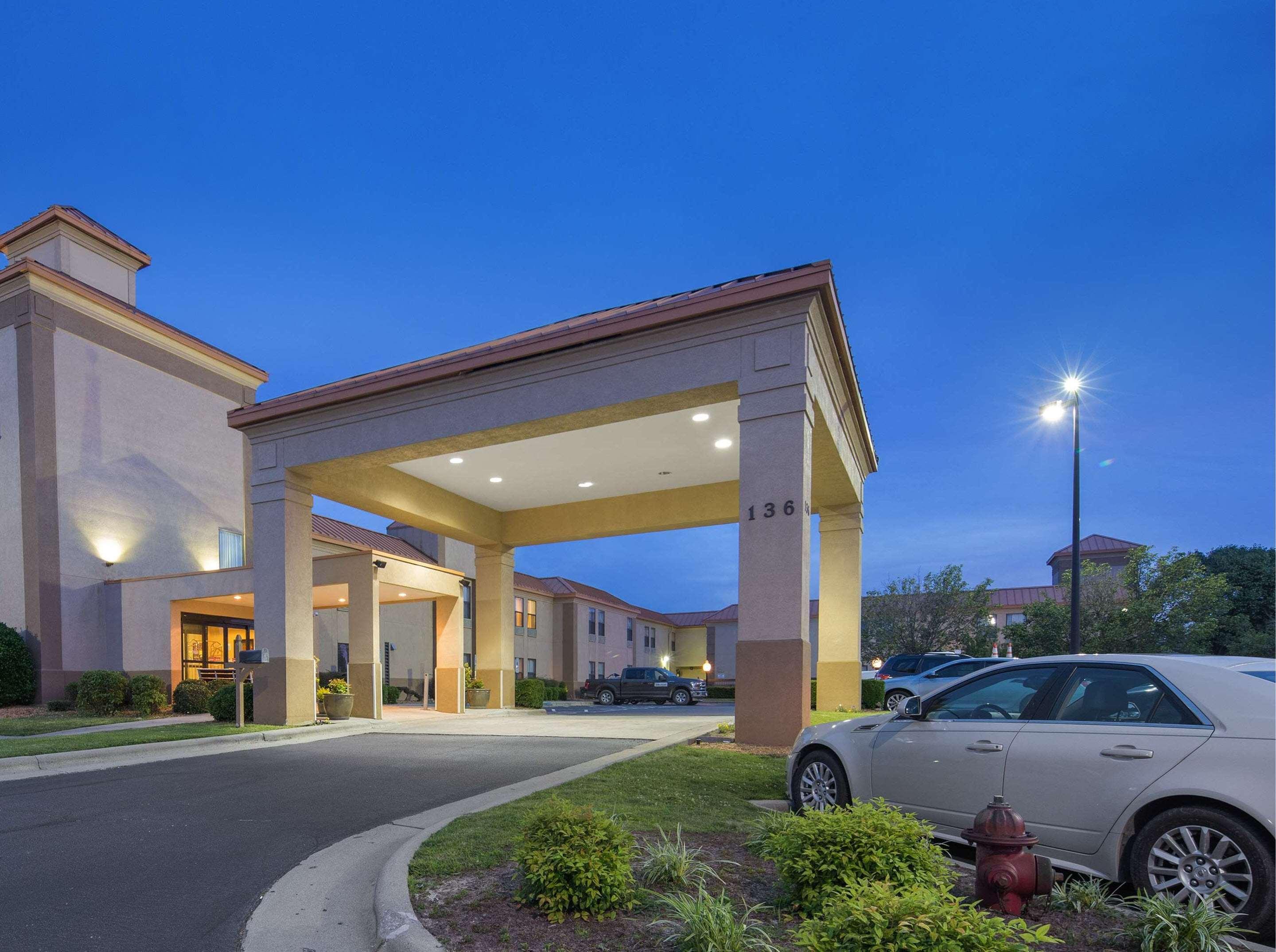 Surestay Plus Hotel By Best Western Roanoke Rapids I-95 Bagian luar foto